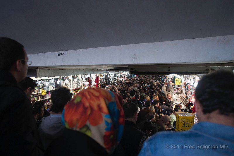 20100403_170543 D3.jpg - Crushing crowds in underground passage from one side to the other of a very busy arterial, Eminonu